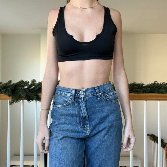 black cropped basic scoop crop top - Picture 1 of 3